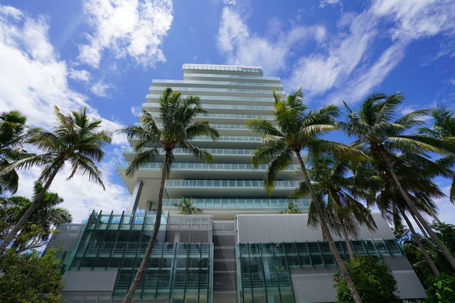 Glass Condos photo 2